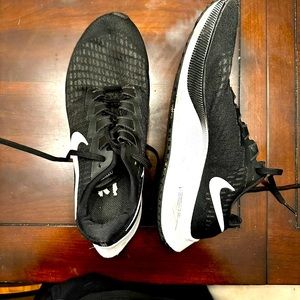 Women’s Nike size 8